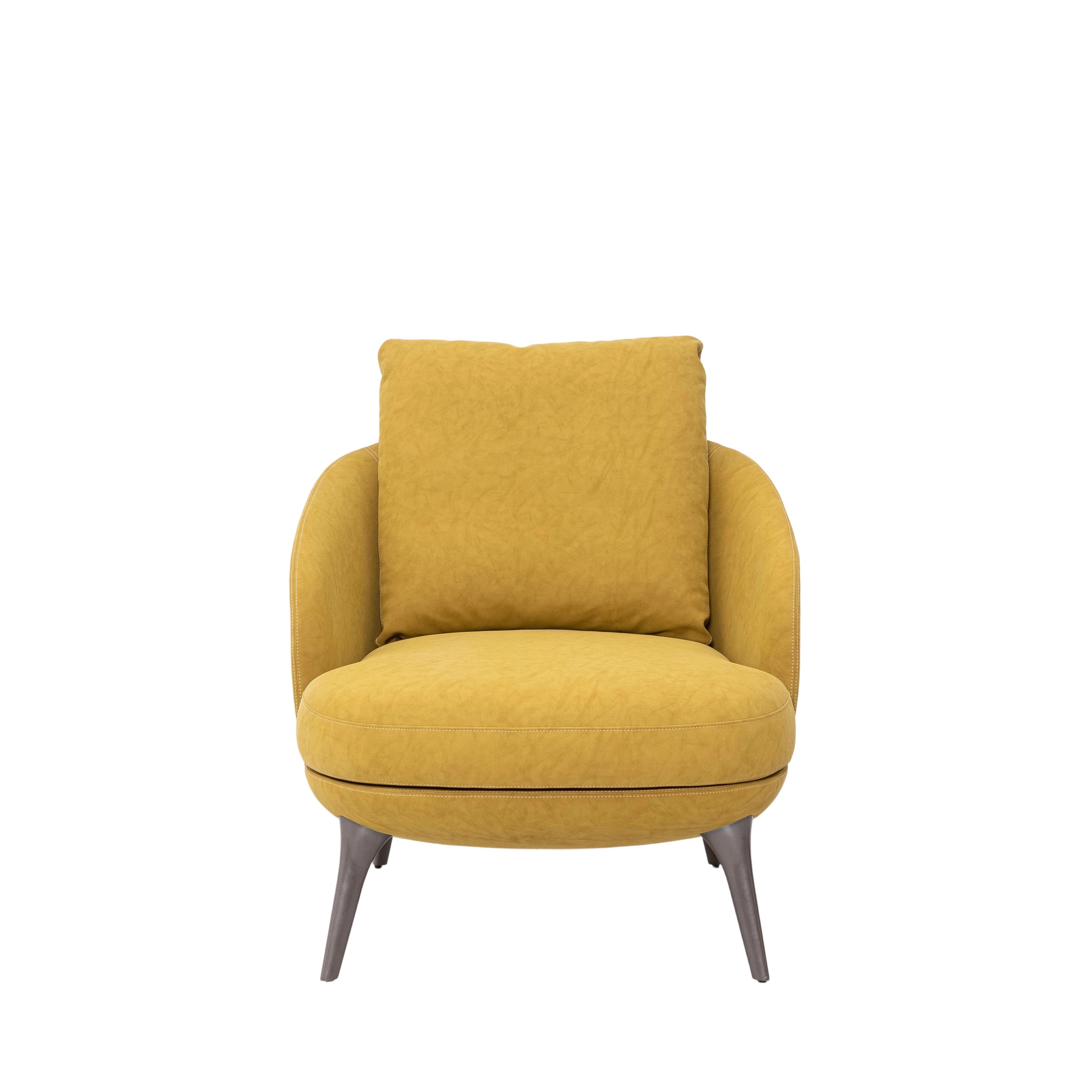 Lounge Chair: Modern Comfort Meets Timeless Style