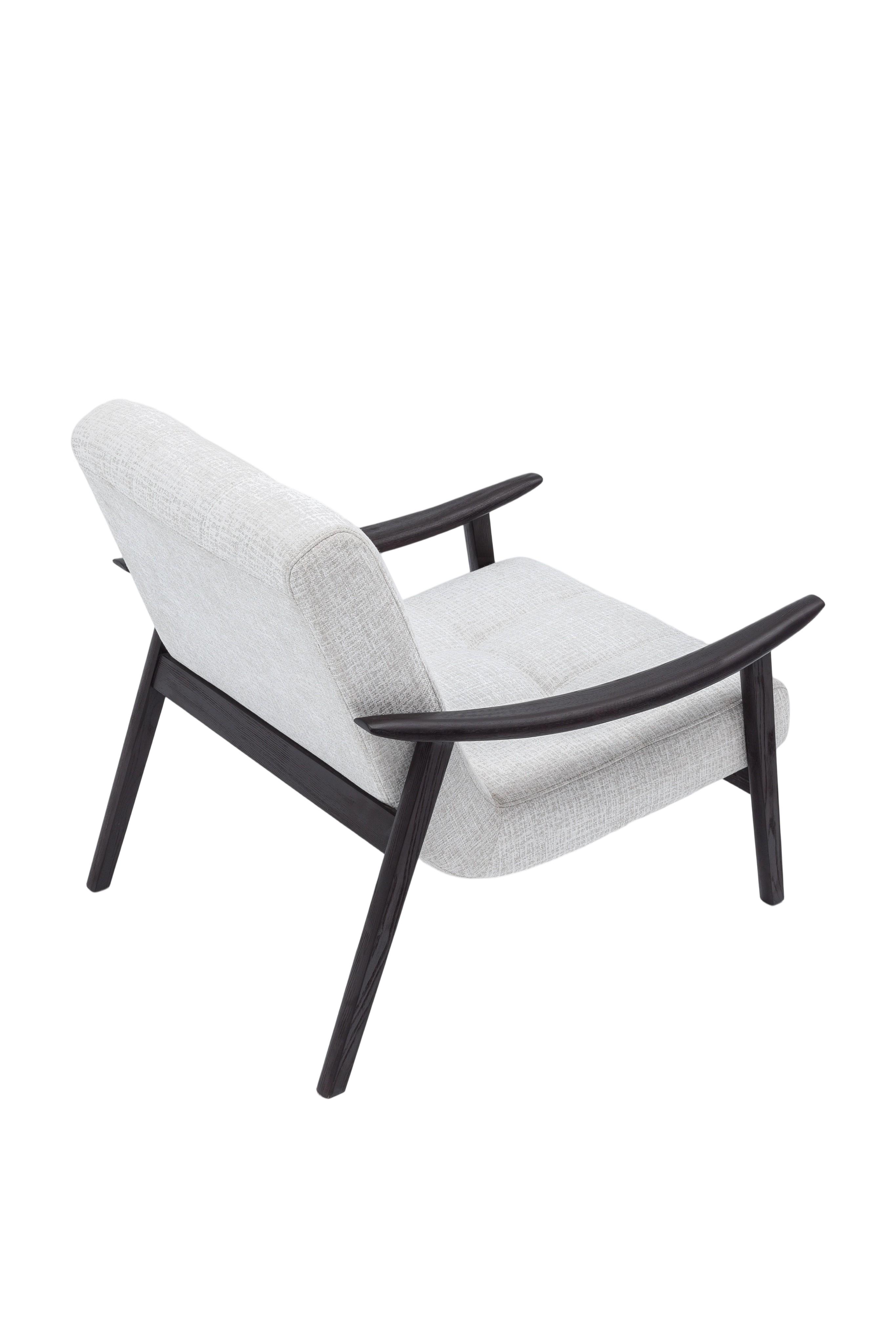 Discover Elegance and Comfort with the Perfect Lounge Chair