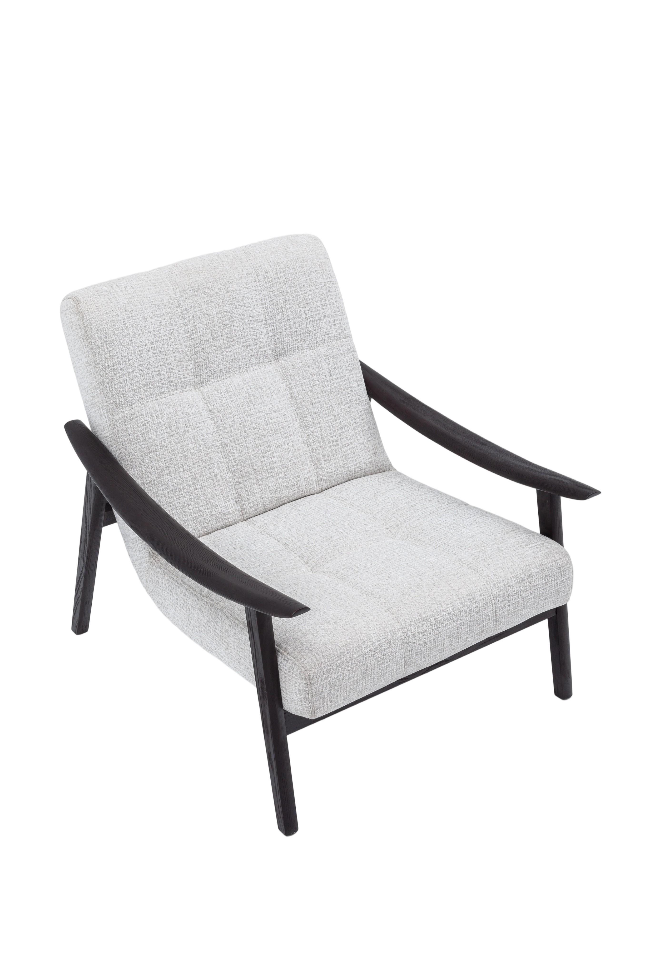 Discover Elegance and Comfort with the Perfect Lounge Chair