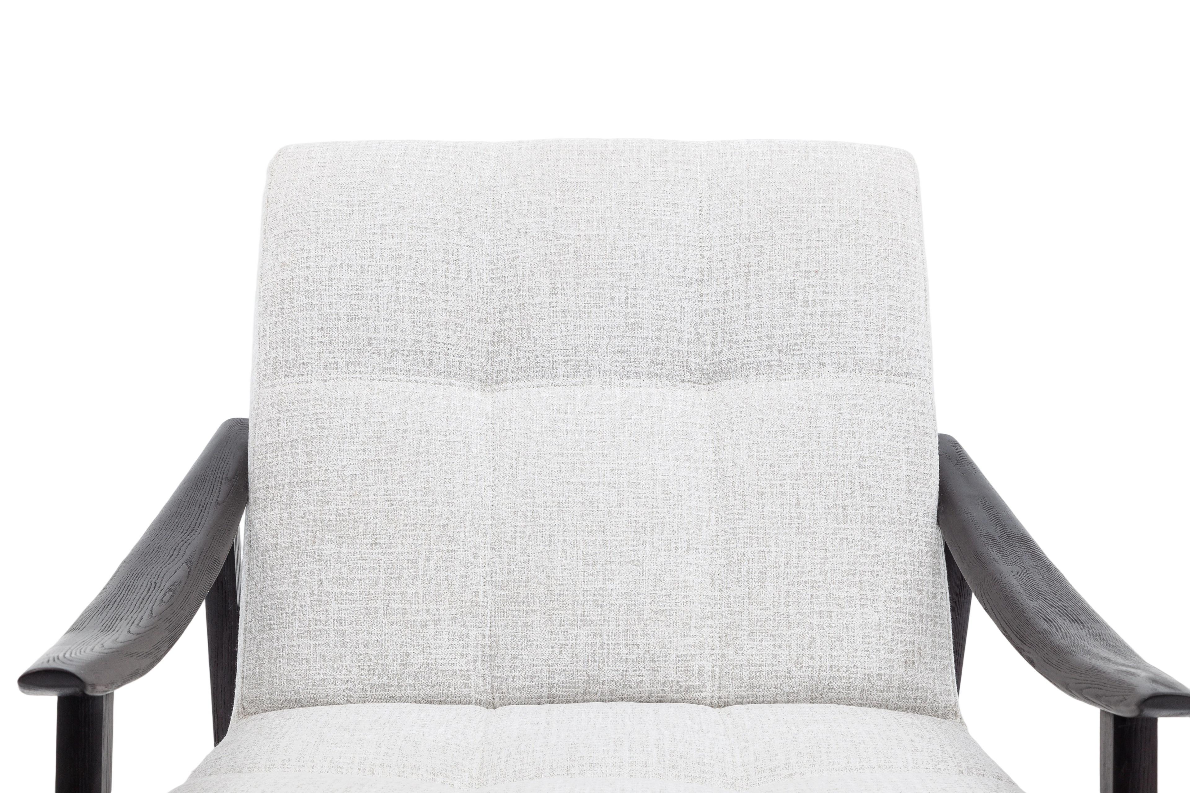 Discover Elegance and Comfort with the Perfect Lounge Chair