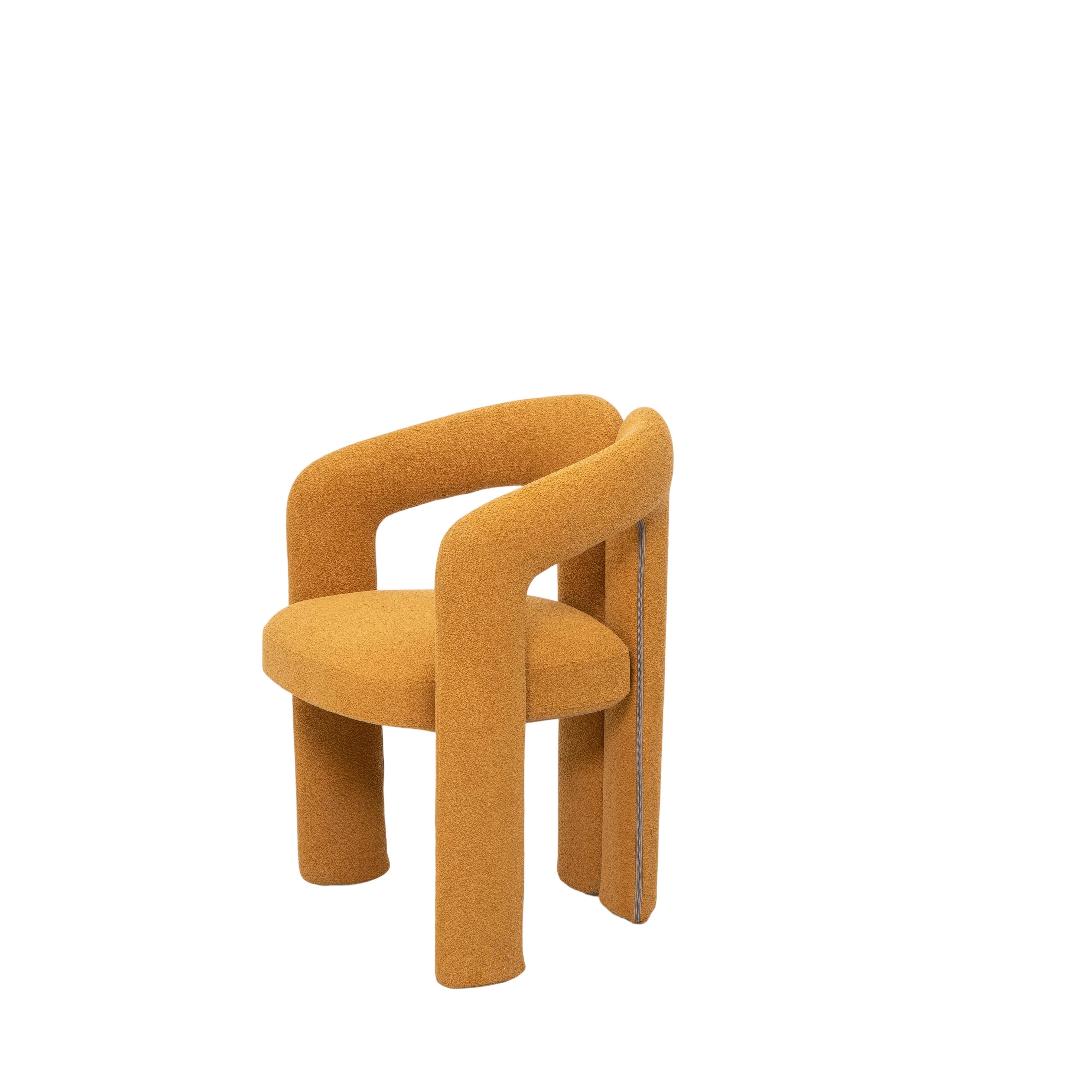 Modern Lounge Chair: Elegance and Comfort Combined