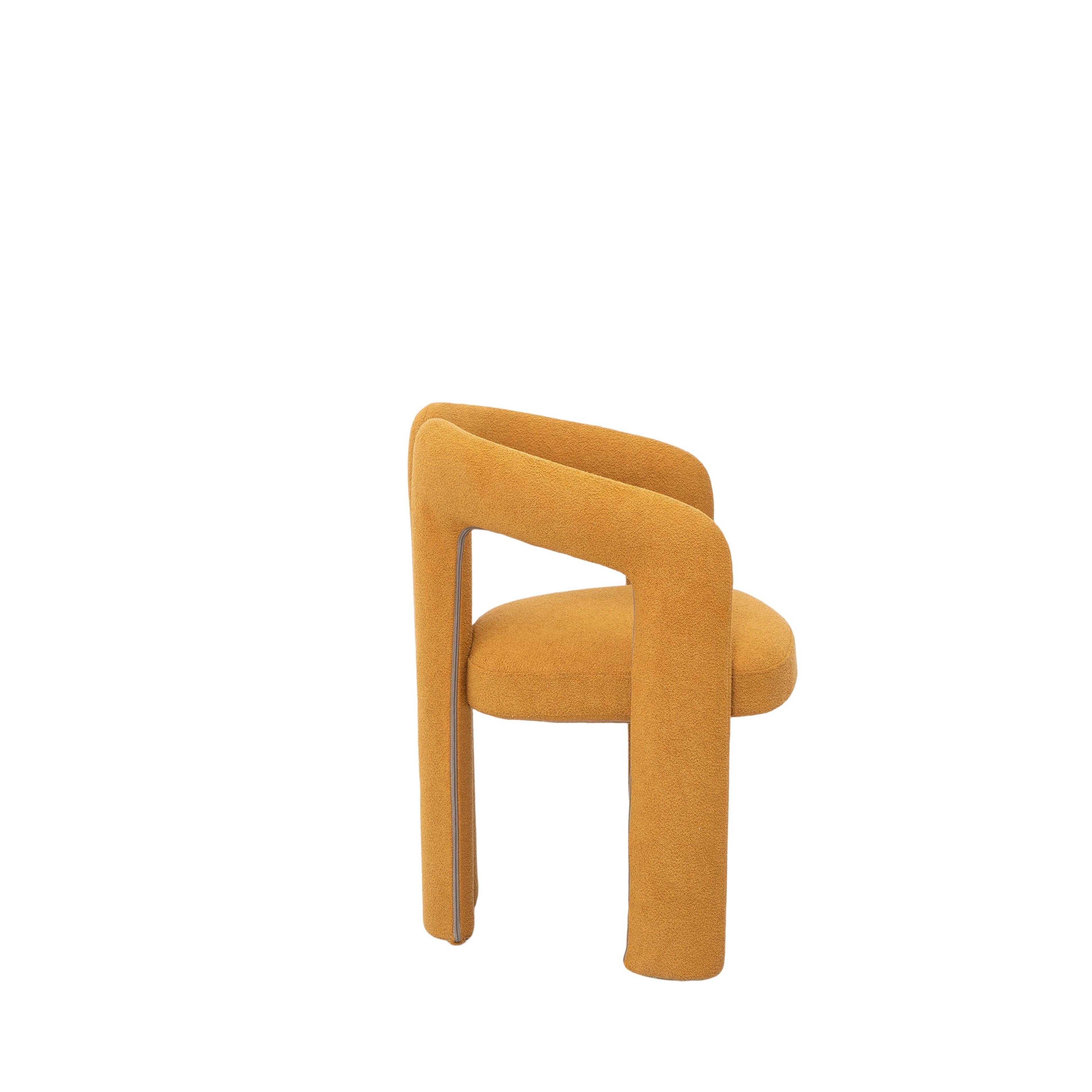 Modern Lounge Chair: Elegance and Comfort Combined