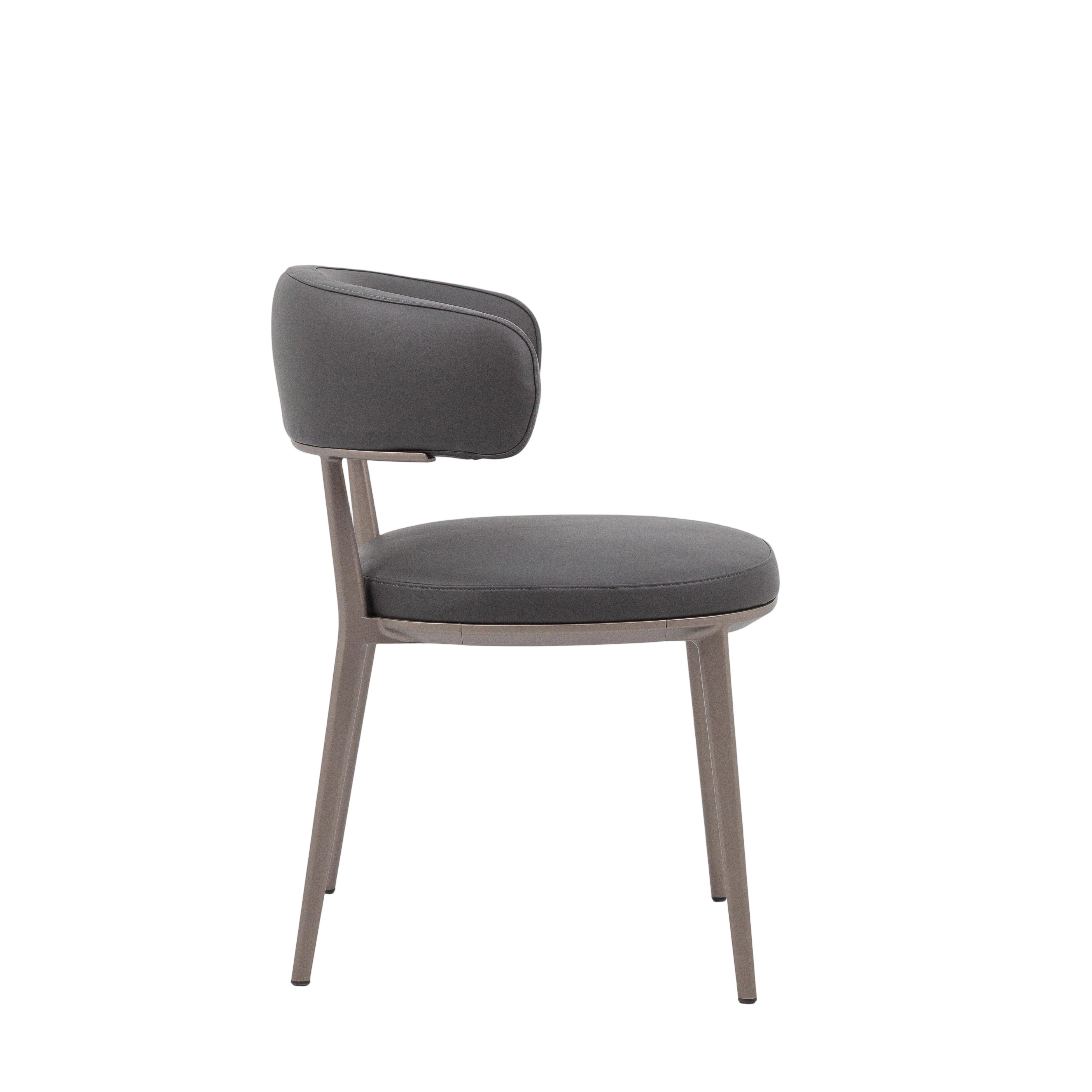 Modern Dining Chairs: Elegance Meets Contemporary Design