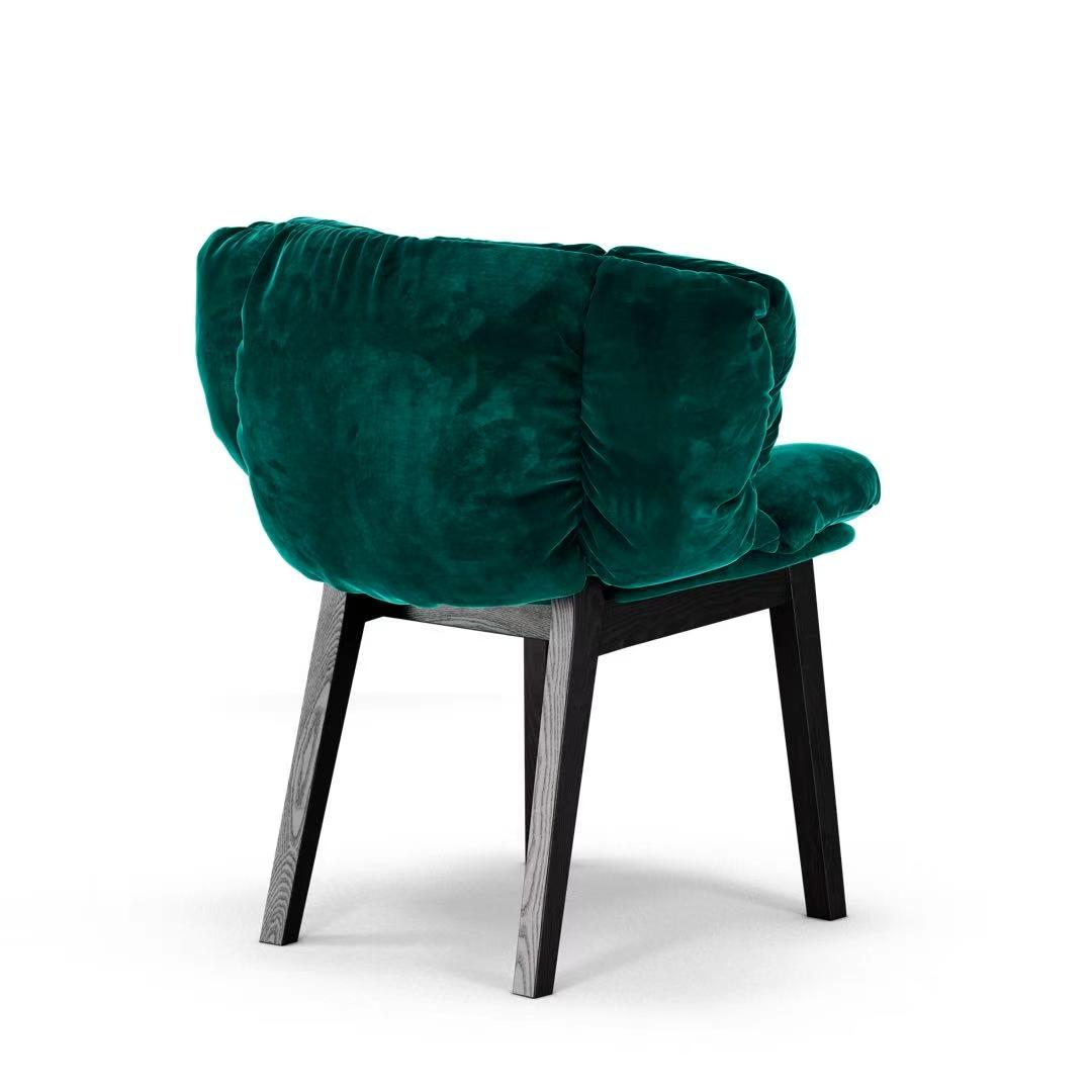 Exquisite Dining Chairs: Comfort Meets Style