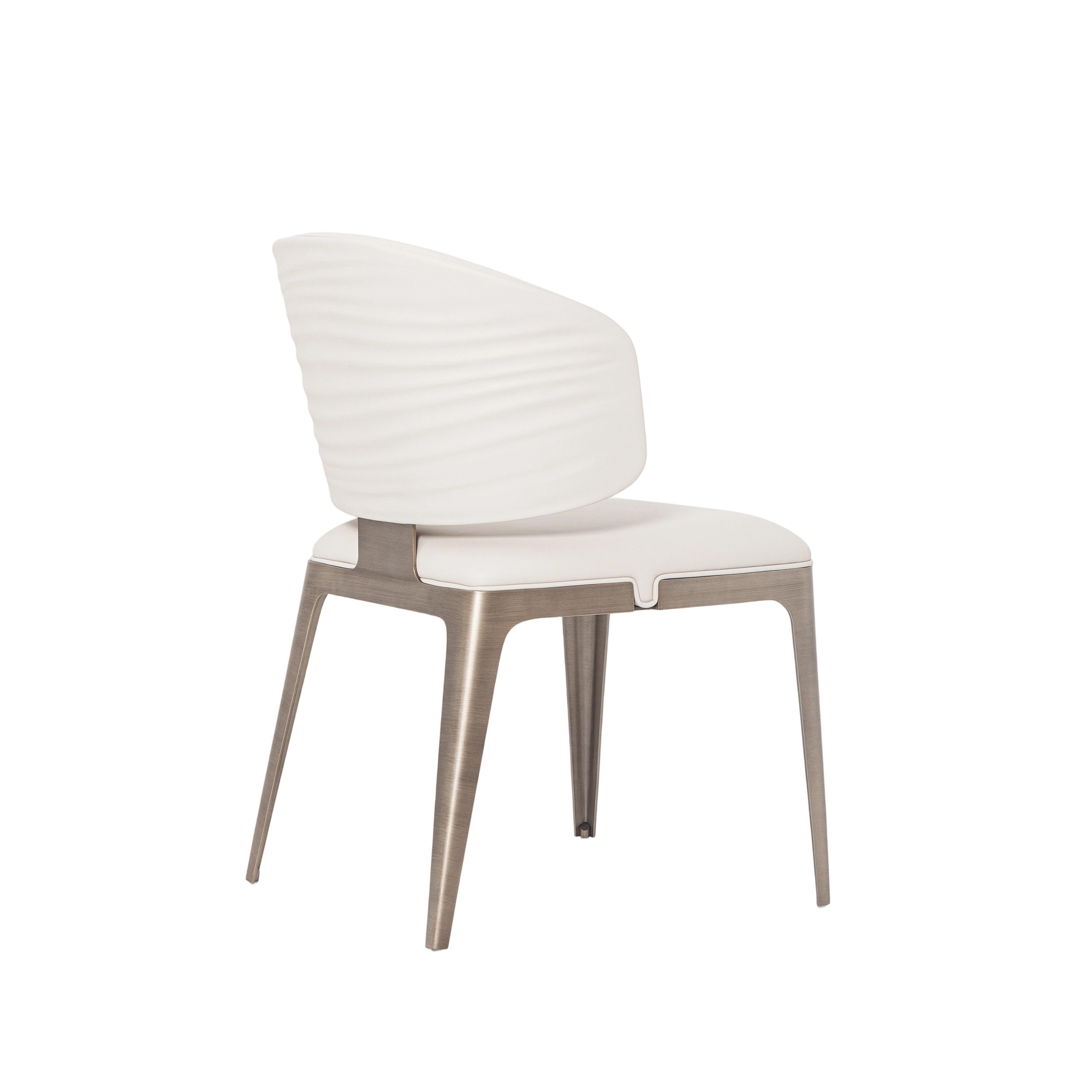 Wavy Metal Side Chair: The Ultimate in Modern Elegance