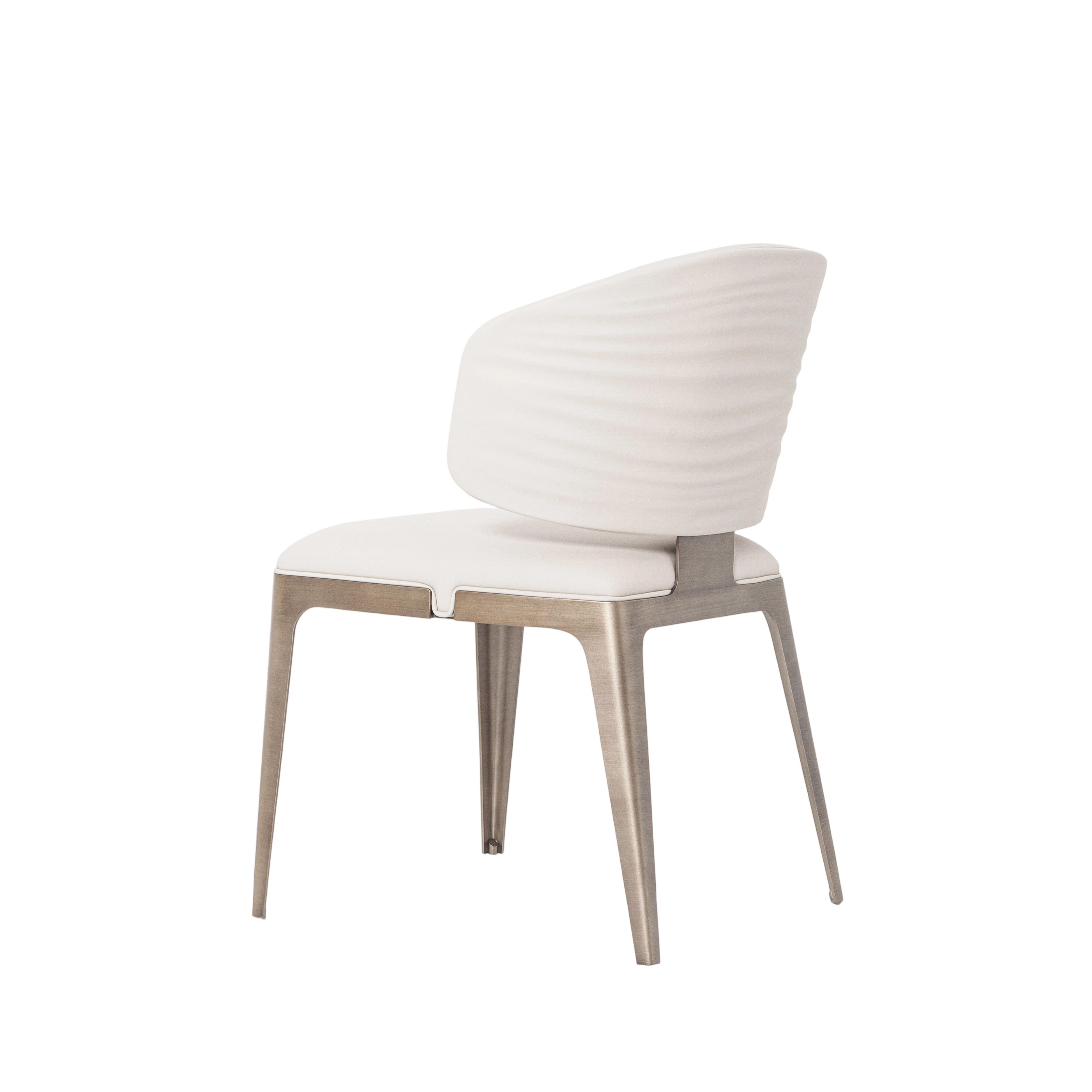 Wavy Metal Side Chair: The Ultimate in Modern Elegance
